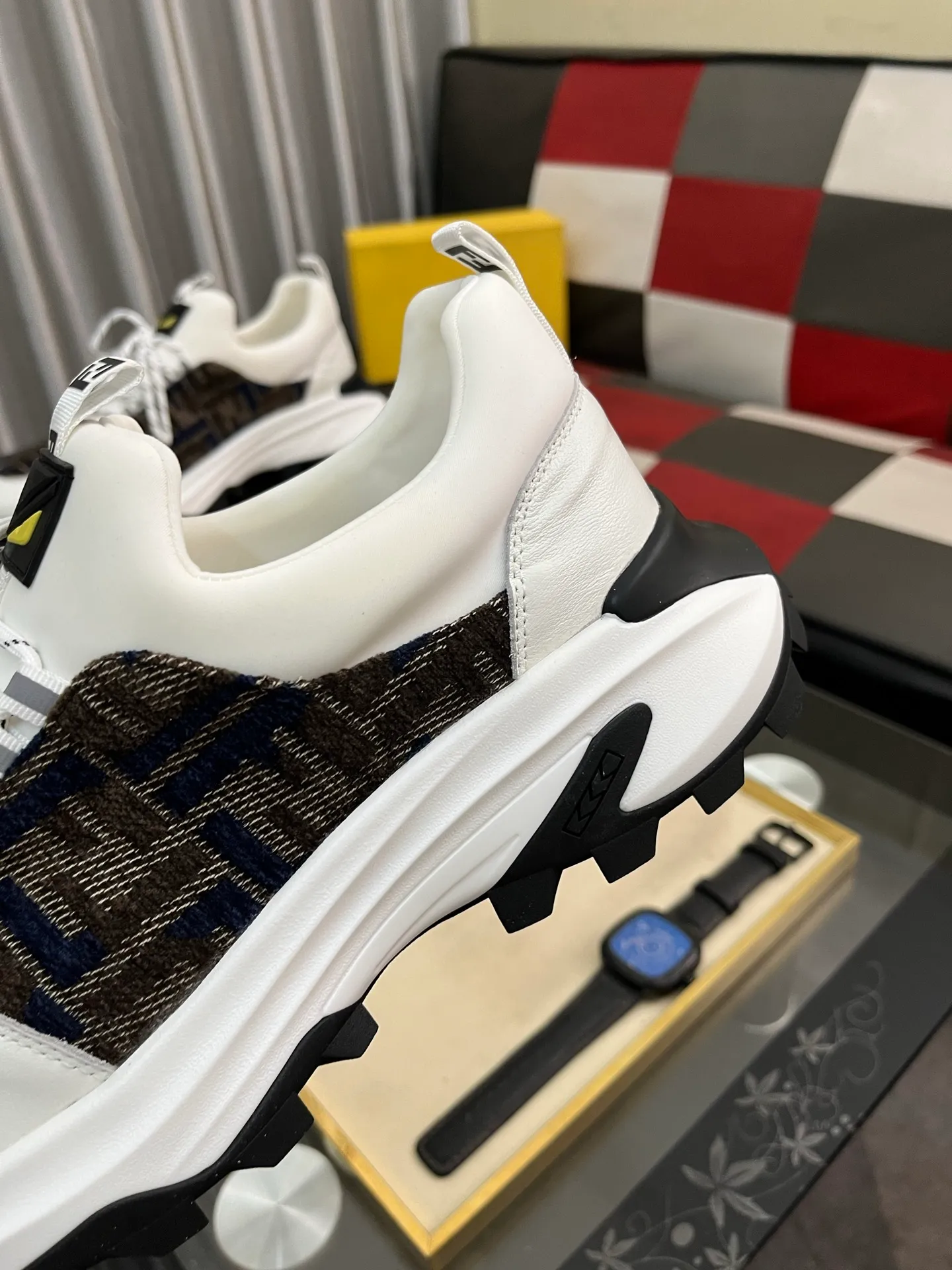 Men's Men's Shoes💰458⌚️⌚️[FENDI] Fendi's classic and comfortable men's, this complex sneaker is made of soft calfskin➕genuine leather lining➕original ultra-light rubber material with rough outsole. This unique light style is suitable for the casual and refined sensibility of this season. It is comfortable and natural on the feet. It is an everyday style for casual travel in autumn and winter! 38−443️⃣colors available